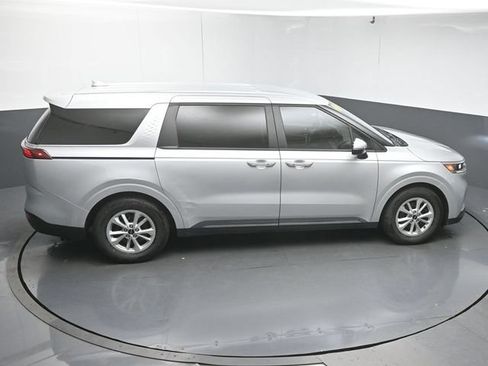 Used 2022 Kia Carnival LX FWD image 44