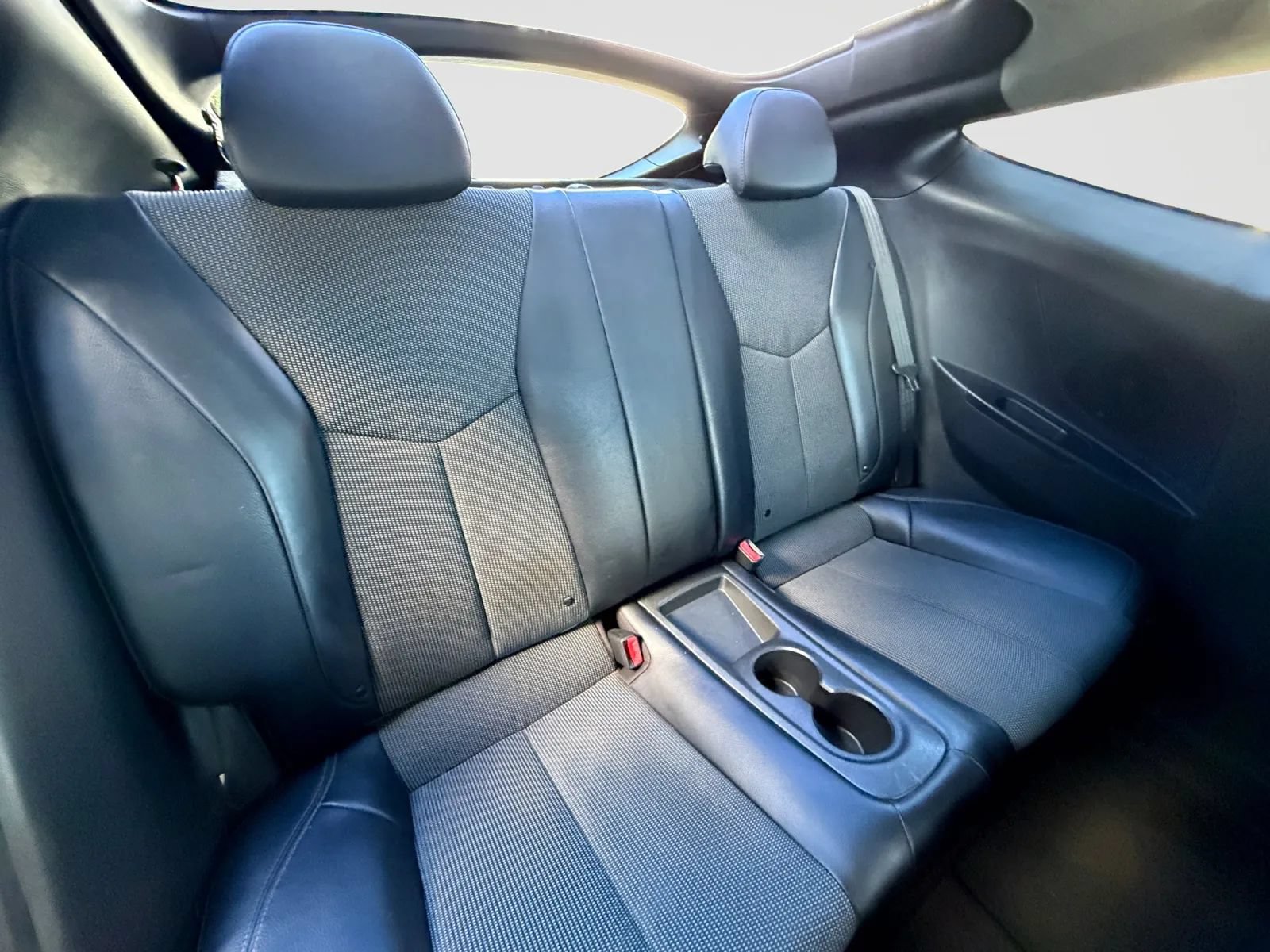Used 2013 Hyundai Veloster w/ Style Pkg FWD image 17