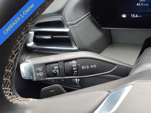 Used 2025 Chevrolet Traverse LT image 21