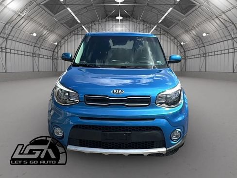 Used 2017 Kia Soul + w/ Designer's Package FWD image 2