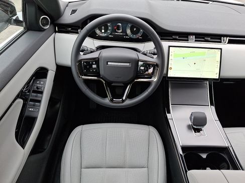 Used 2026 Land Rover Range Rover Evoque S AWD/4WD image 4