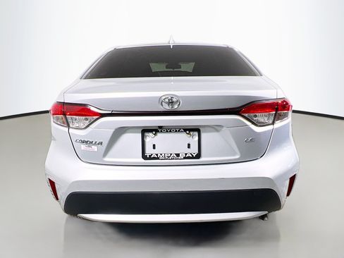 Used 2022 Toyota Corolla LE FWD image 6