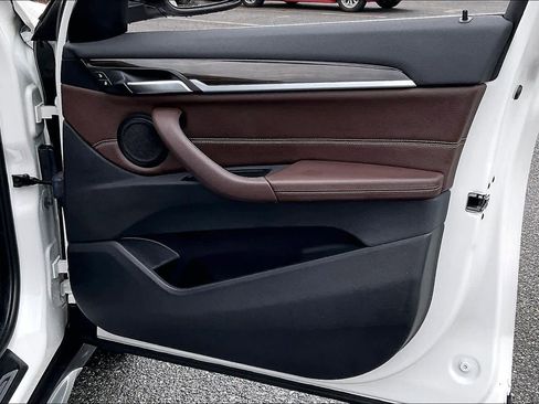 Used 2017 BMW X1 xDrive28i image 25