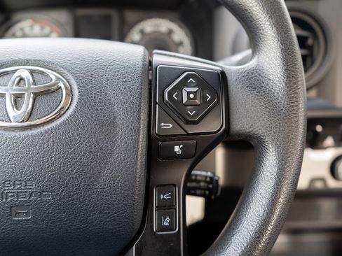 Used 2018 Toyota Tacoma SR image 22