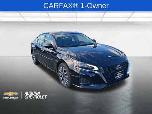 Used 2025 Nissan Altima 2.5 SV FWD image 1