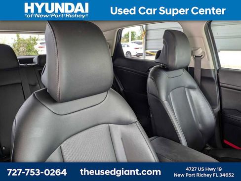 Used 2025 Kia Sportage EX image 6