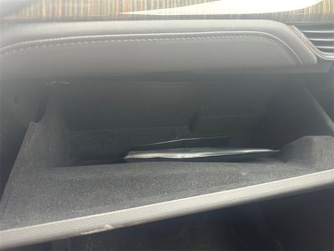 Used 2021 Cadillac XT4 Premium Luxury image 27