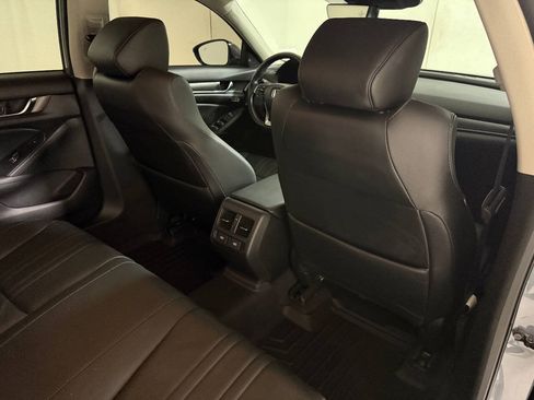 Used 2021 Honda Accord Touring image 29