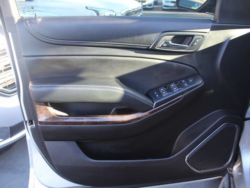 Used 2018 Chevrolet Suburban LS RWD image 16