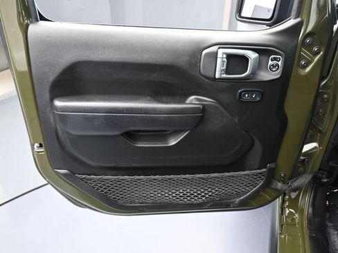 Used 2023 Jeep Gladiator Rubicon w/ LED Lighting Group AWD/4WD image 12