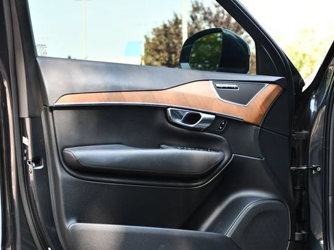 Used 2021 Volvo XC90 T6 Momentum w/ Advanced Package AWD/4WD image 10