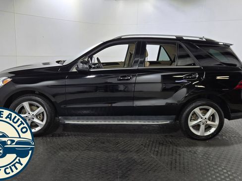 Used 2017 Mercedes-Benz GLE 350 4MATIC image 4