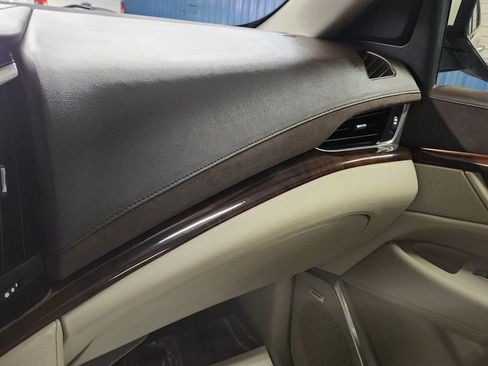 Used 2015 Cadillac Escalade Premium image 45