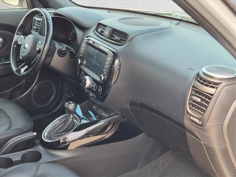 Used 2015 Kia Soul ! w/ Sun & Sound Package FWD image 24