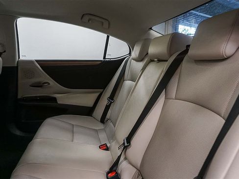 Used 2023 Lexus ES 350 w/ Premium Package image 18
