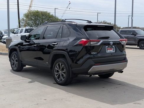 Used 2023 Toyota RAV4 Limited image 9