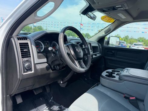 Used 2018 RAM 2500 Tradesman w/ Chrome Appearance Group AWD/4WD image 13