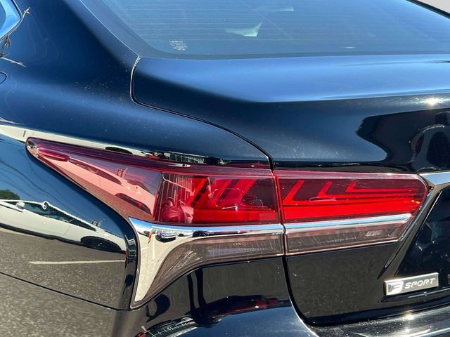 Used 2018 Lexus LS 500 F Sport w/ Accessory Package (Z1) AWD/4WD image 15