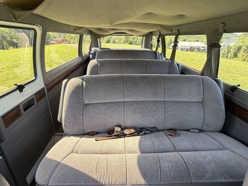 Used 1994 Dodge B350 RWD image 29