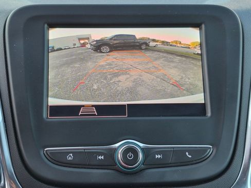 Used 2023 Chevrolet Equinox LT FWD image 15
