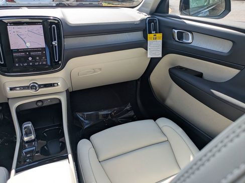 New 2026 Volvo XC40 B5 Plus w/ Protection Package Premier image 18