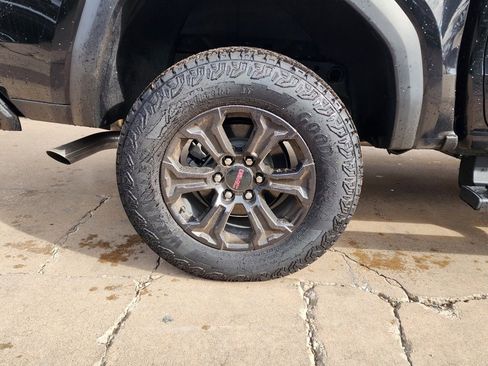 New 2025 GMC Canyon Elevation w/ Convenience Package image 50