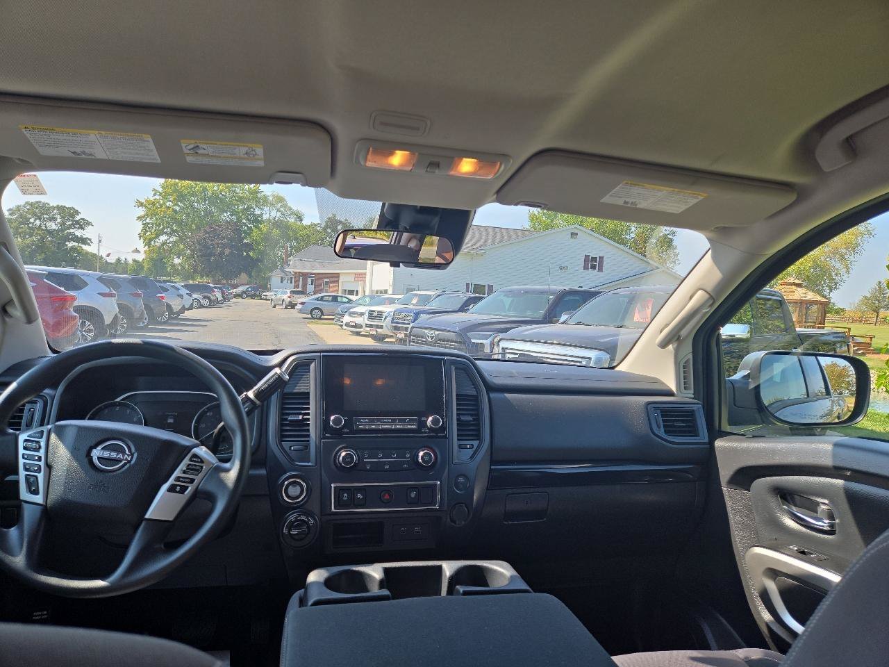 Used 2024 Nissan Titan SV AWD/4WD image 10