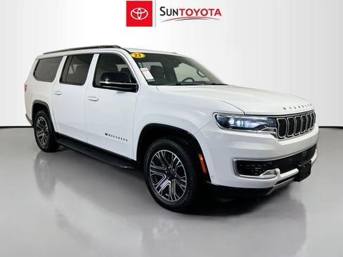 Used 2023 Jeep Wagoneer L Series II image 1