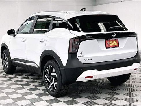New 2026 Nissan Kicks SV image 4