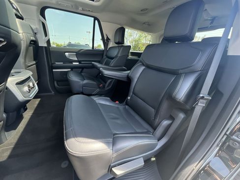 Certified 2025 Ford Expedition Platinum AWD/4WD image 33