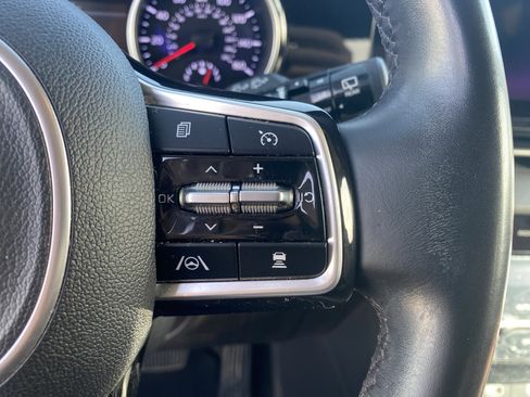 Used 2022 Kia Carnival SX image 10