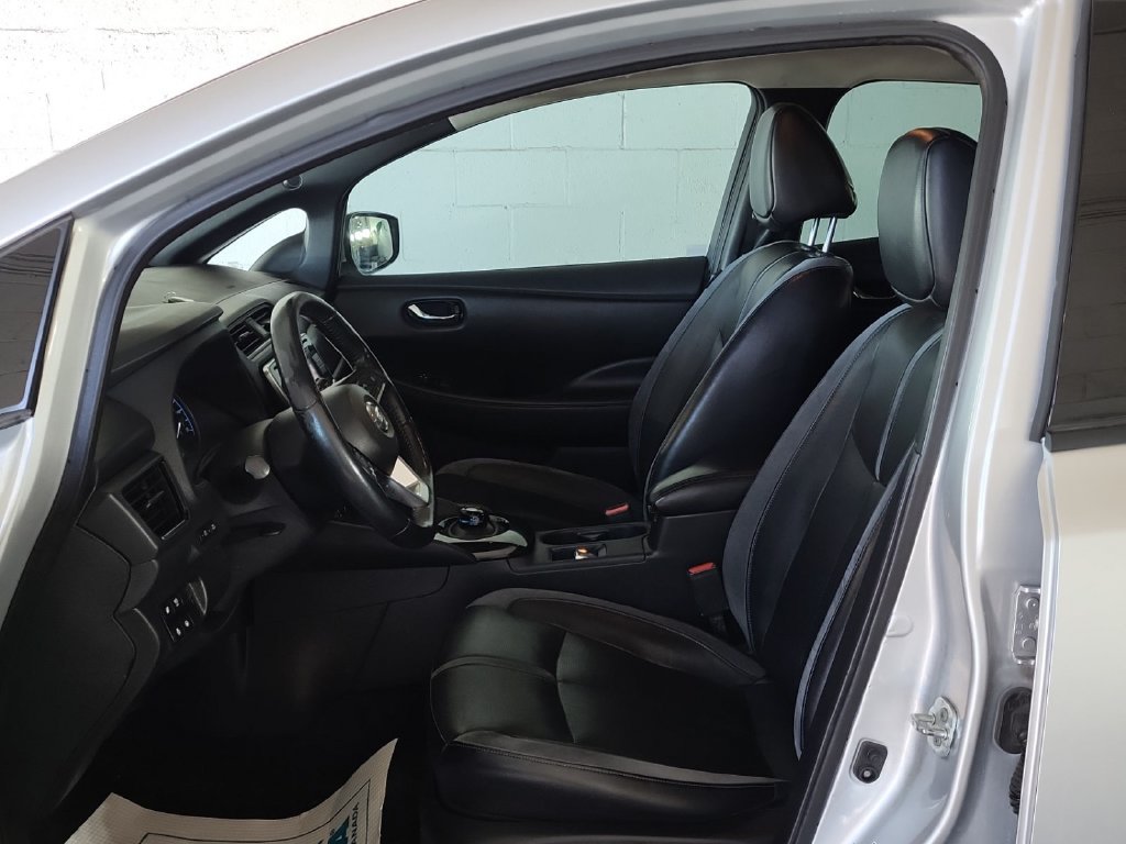 Used 2018 Nissan Leaf SL w/ SL Technology Package FWD image 3