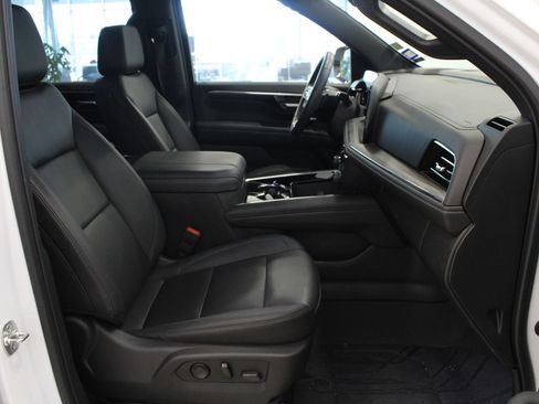 Used 2025 Chevrolet Tahoe LT w/ Comfort Package RWD image 16