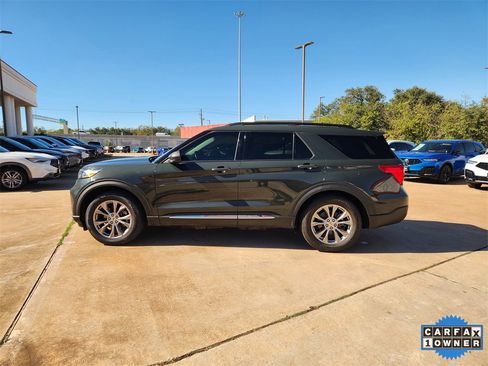 Used 2022 Ford Explorer XLT w/ Equipment Group 202A image 4