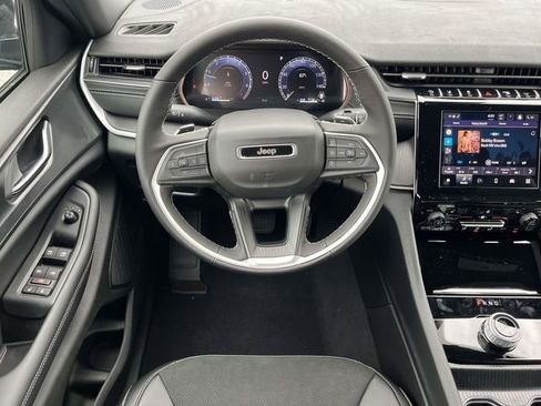 New 2025 Jeep Grand Cherokee L Laredo AWD/4WD image 15
