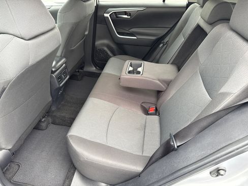 Used 2024 Toyota RAV4 XLE FWD image 17
