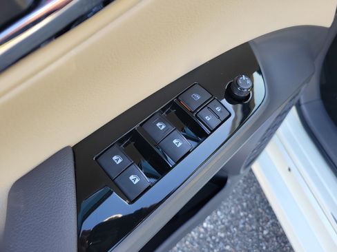 Used 2018 Toyota Prius Four image 20