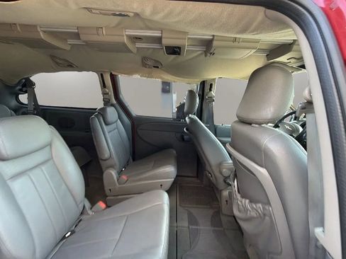 Used 2005 Chrysler Town & Country Touring w/ Luxury Group image 25