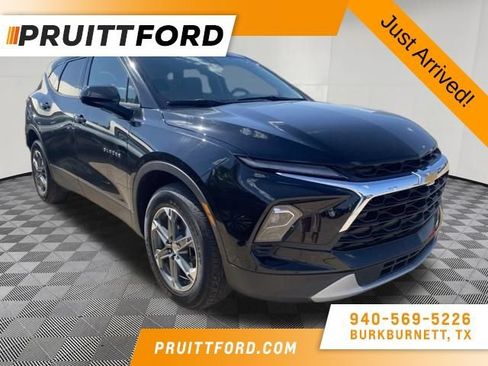 Used 2025 Chevrolet Blazer LT FWD image 1