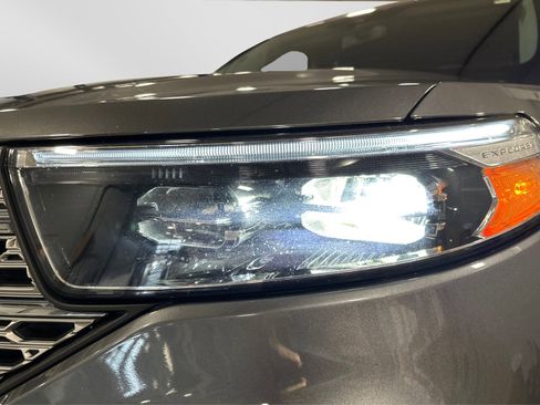 Used 2023 Ford Explorer Limited w/ Equipment Group 301A image 13