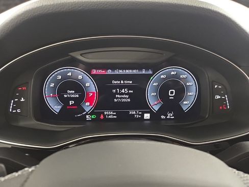 Used 2025 Audi SQ7 Prestige AWD/4WD image 8