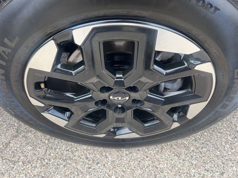 Certified 2025 Kia Sorento S w/ Panoramic Sunroof Package image 43