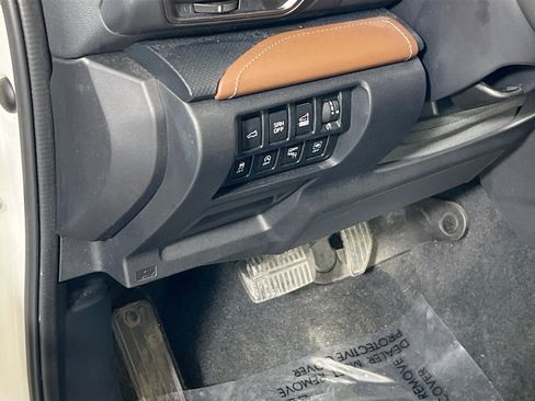 Used 2022 Subaru Forester Touring image 10