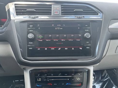 Used 2022 Volkswagen Tiguan SE R-Line image 25