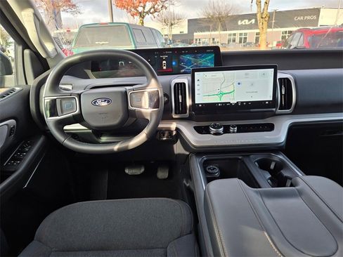 Used 2025 Ford Expedition Max Active image 11