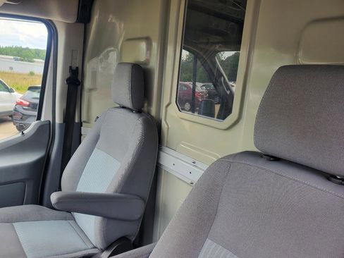Used 2018 Ford Transit 150 148 Medium Roof RWD image 17