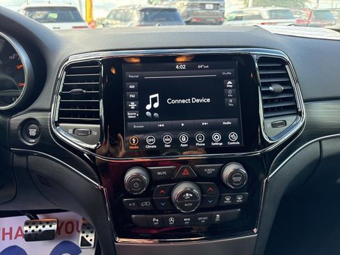 Used 2020 Jeep Grand Cherokee Limited image 32