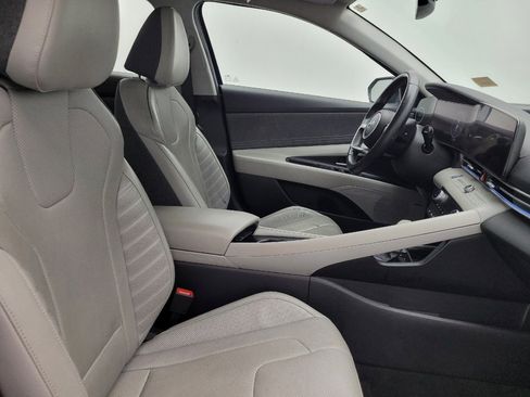 Used 2023 Hyundai Elantra Limited FWD image 21