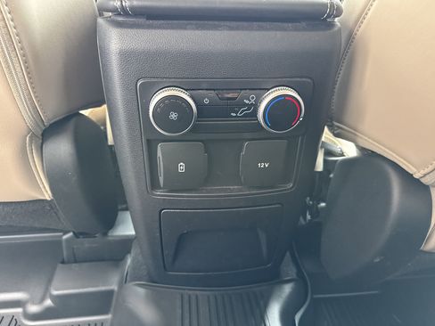 Used 2022 Ford Explorer XLT w/ Equipment Group 202A image 20