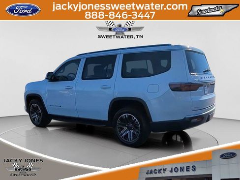 Used 2022 Jeep Wagoneer Series III image 6